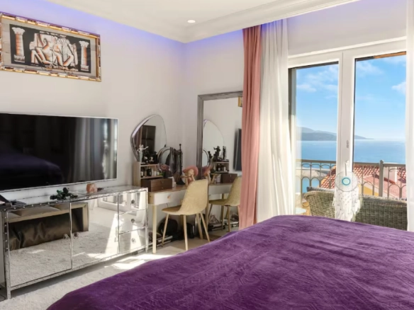 Izdavanje: Kuća 145 m² sa terasama i pogledom na more – Luštica