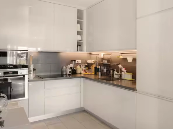 Izdavanje: Kuća 145 m² sa terasama i pogledom na more – Luštica