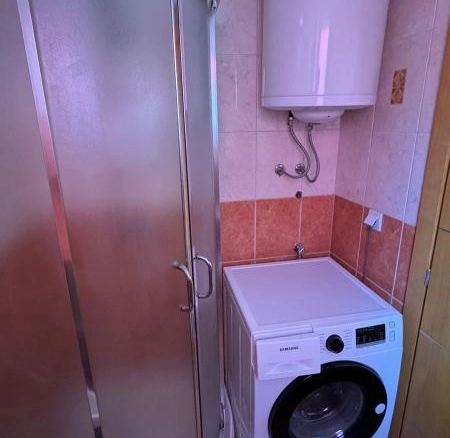 Trosoban stan 79 m² sa terasom i zajedničkim bazenom – Lastva Grbaljska, Kotor