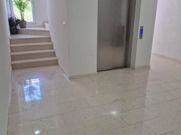 Jednosoban stan 46 m² u novogradnji sa terasom – Lazi, Budva