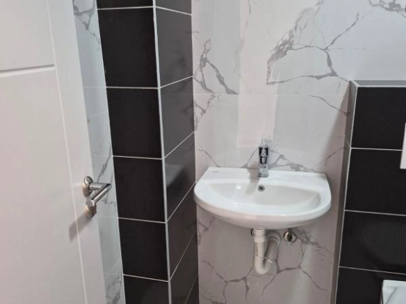 Jednosoban stan 46 m² u novogradnji sa terasom – Lazi, Budva