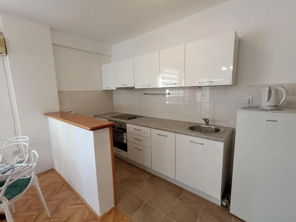 Izdavanje: Jednosoban stan 59 m² sa dvije terase u centru – Bar