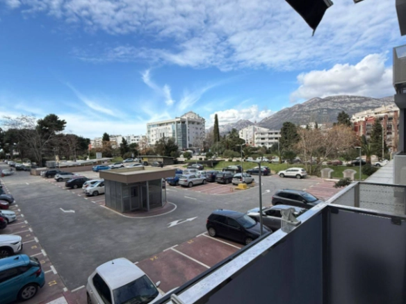 Dvosoban stan 72 m² u prizemlju zgrade Zetagradnja – Bar