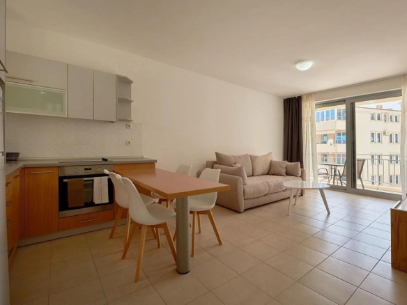 Jednosoban stan 68 m² sa velikom terasom – Petrovac, Budva