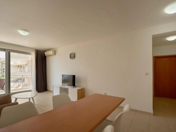 Jednosoban stan 68 m² sa velikom terasom – Petrovac, Budva