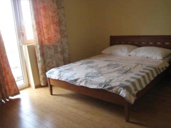Trosoban stan 83 m² sa terasom i pogledom na more – Petrovac, Budva
