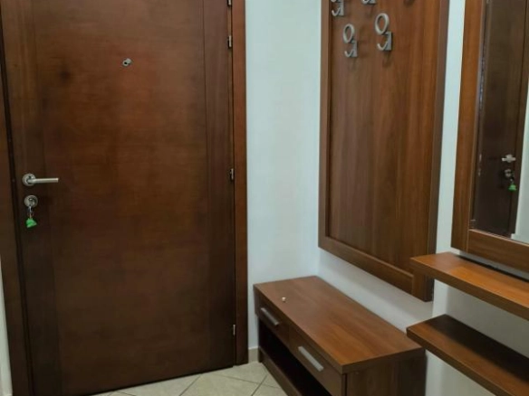 Dvosoban stan 100 m² sa terasom i pogledom na more – centar, Bar