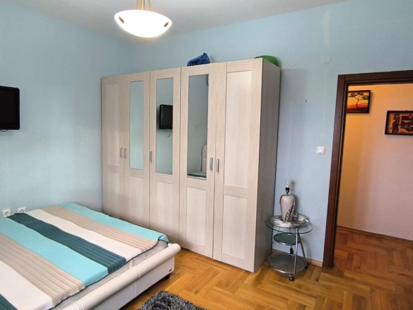 Dvosoban stan 100 m² sa terasom i pogledom na more – centar, Bar