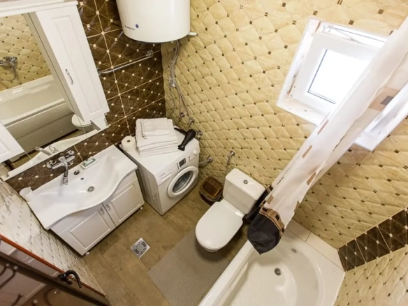 Dvosoban stan 70 m² renoviran sa novim namještajem – Budva