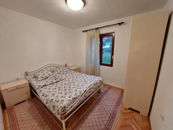 Izdavanje: Dvosoban stan 91 m² u prizemlju sa terasom – Šušanj, Bar