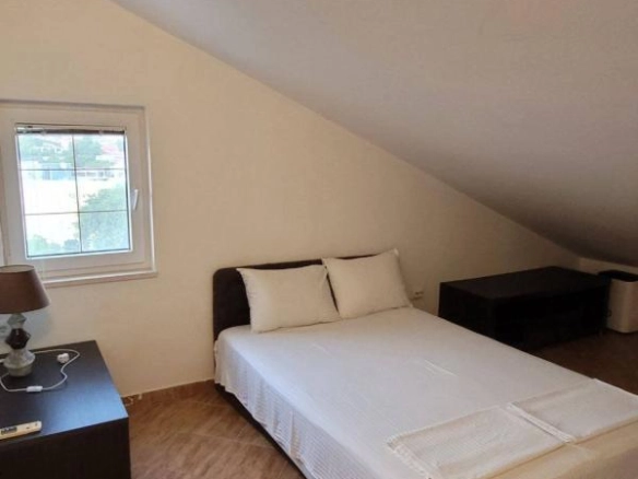 Izdavanje: Dvosoban dupleks stan 90 m² sa pogledom na planine – Sutomore, Bar