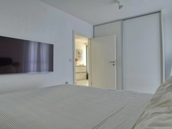 Četvorosoban stan 110 m² sa pogledom na more – Đenovići, Herceg Novi
