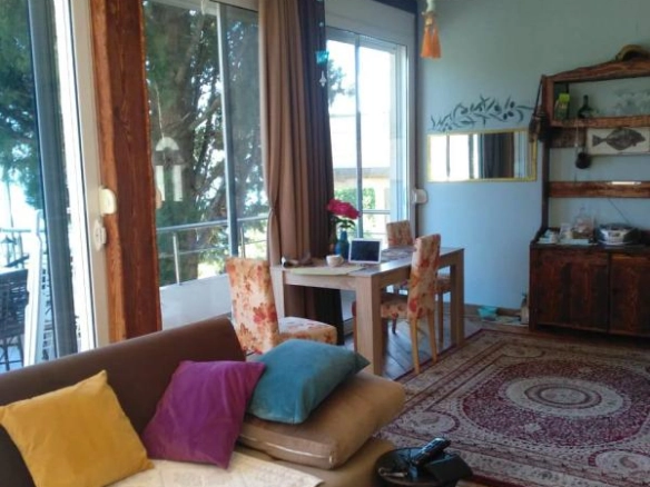 Izdavanje: Kuća 210 m² na tri sprata sa pogledom na more – Kruče, Ulcinj