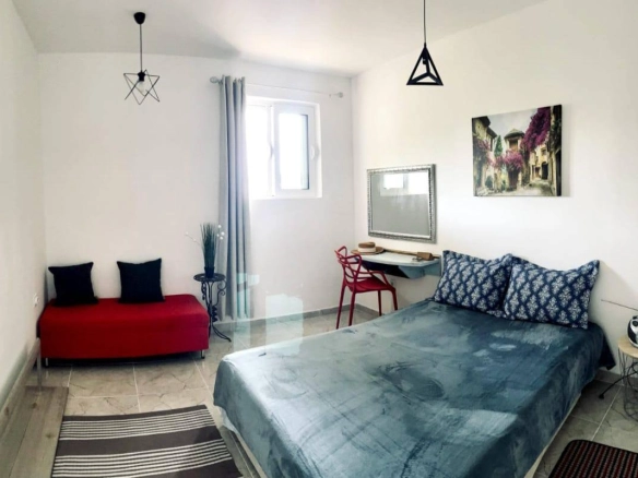 Izdavanje: Kuća 210 m² na tri sprata sa pogledom na more – Kruče, Ulcinj
