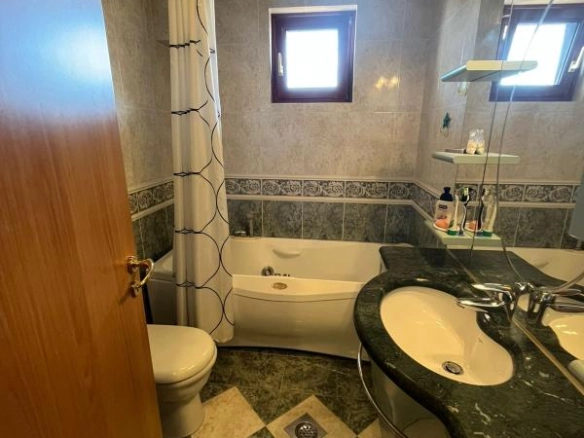 Dvosoban stan 67 m² na prvom spratu, potpuno namješten – Babilonija, Budva