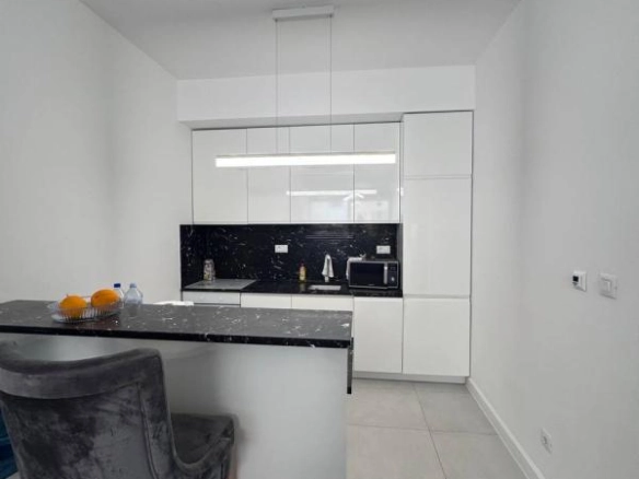 Jednosoban stan 65 m² sa terasom i pogledom na more – Soho City, Bar