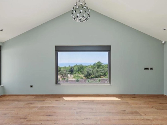 Kuća 558 m² sa bazenom sa slanom vodom na placu od 5.643 m² – Luštica