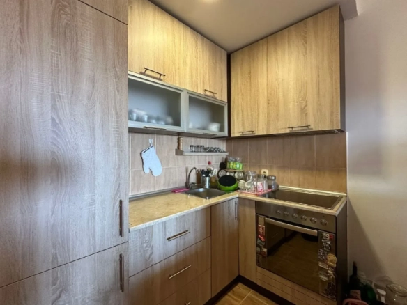 Dvosoban stan 74 m² sa pogledom na more – Lazi, Budva