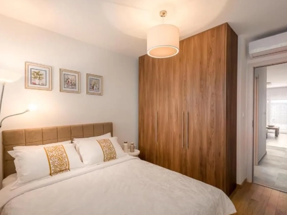 Dvosoban stan 55 m² sa bočnim pogledom na more – Bečići, Budva