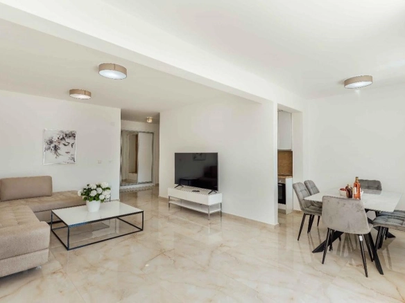 Dvosoban stan 138 m² sa pogledom na more – Baošići, Herceg Novi