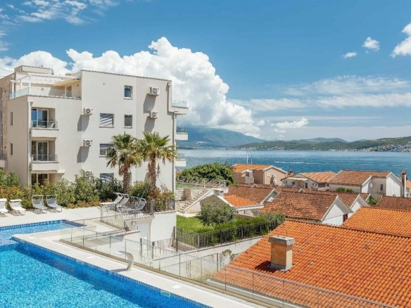 Dvosoban stan 138 m² sa pogledom na more – Baošići, Herceg Novi