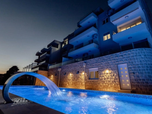Dvosoban stan 138 m² sa pogledom na more – Baošići, Herceg Novi