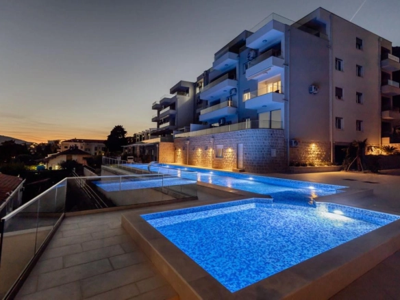 Dvosoban stan 138 m² sa pogledom na more – Baošići, Herceg Novi