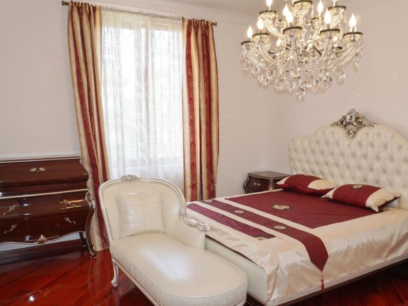 Kuća 372 m² na placu od 784 m² uz zelenu zonu – Radovići, Tivat