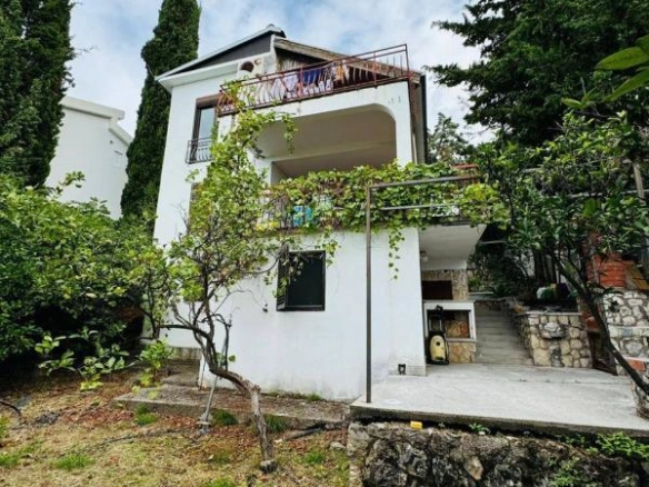 Kuća 220 m² sa pogledom na more i garažom – Dobra Voda, Bar
