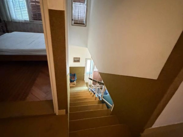 Spratna kuća 220 m² sa dvorištem i dvije garaže – Polje, Bar