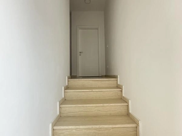Penthaus 105 m² sa pogledom na planine i krovnom terasom – Đerane, Ulcinj