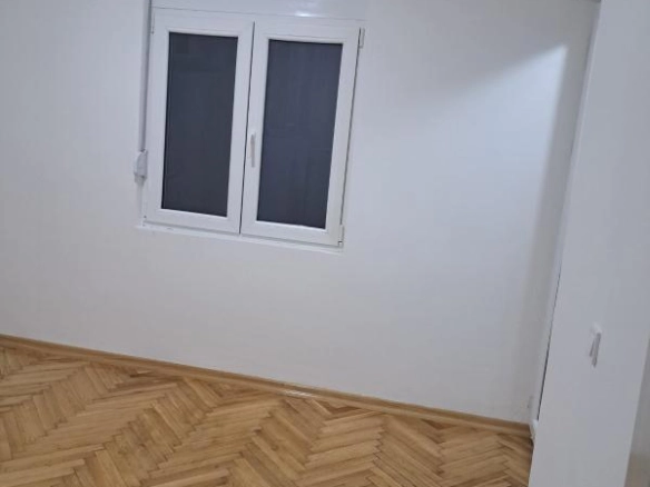 Dvosoban stan 60 m² nakon potpune renovacije – centar Bara, Bar