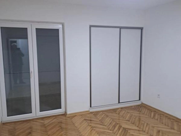 Dvosoban stan 60 m² nakon potpune renovacije – centar Bara, Bar