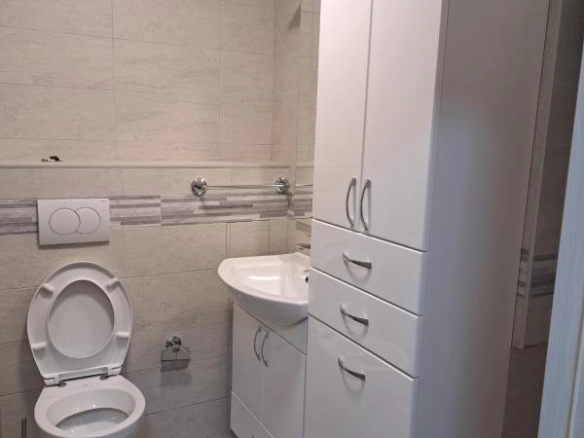 Dvosoban stan 60 m² nakon potpune renovacije – centar Bara, Bar