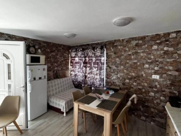 Kuća 200 m² sa pogledom na more i parkingom – Dobra Voda, Bar