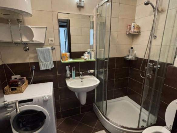 Jednosoban stan 40 m² u novoj zgradi sa liftom – Lazi, Budva