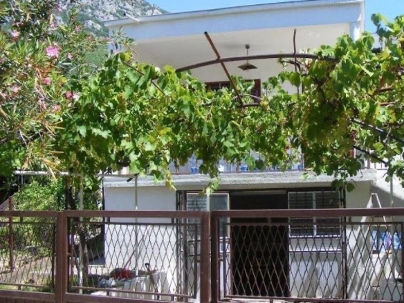 Dvije kuće 145 m² na placu od 210 m² – Šušanj, Bar