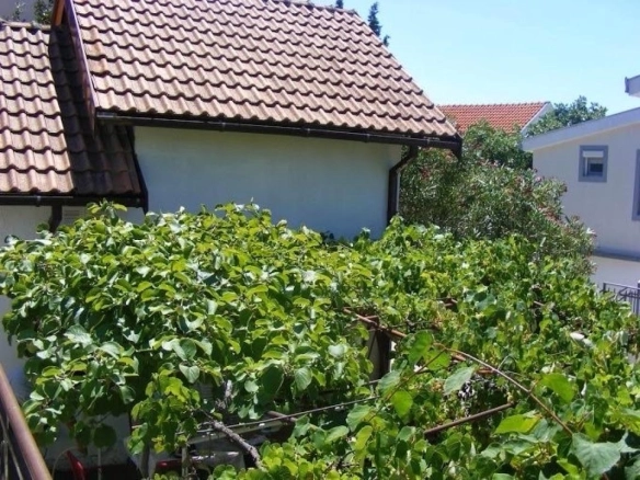 Dvije kuće 145 m² na placu od 210 m² – Šušanj, Bar