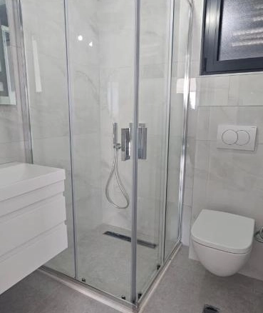 Kuća 250 m² sa bazenom i pogledom na more – Utjeha, Bar