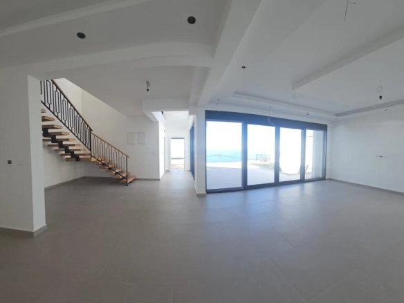 Kuća 250 m² sa bazenom i pogledom na more – Utjeha, Bar