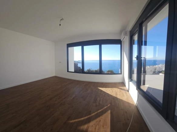 Kuća 250 m² sa bazenom i pogledom na more – Utjeha, Bar