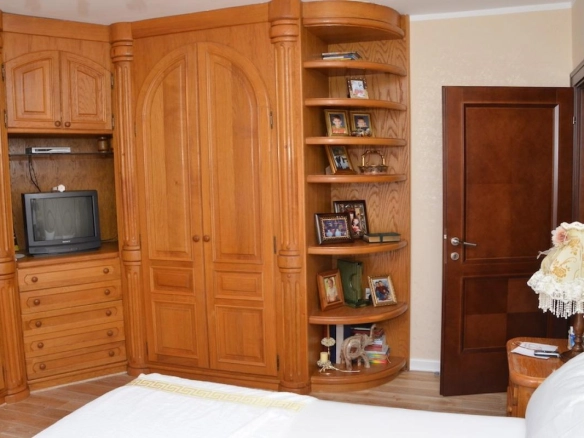 Trospratna kuća 324 m² sa dvorištem i bazenom – Stari Bar, Bar