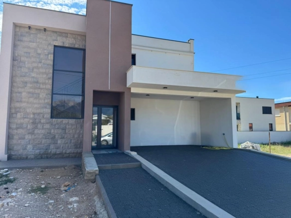Moderna kuća 196 m² na placu od 400 m² – Polje, Bar