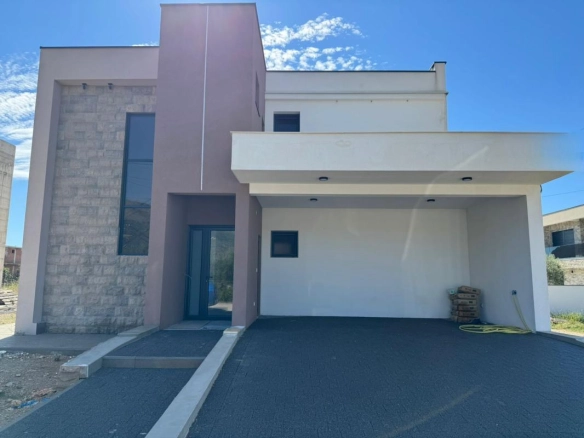 Moderna kuća 196 m² na placu od 400 m² – Polje, Bar