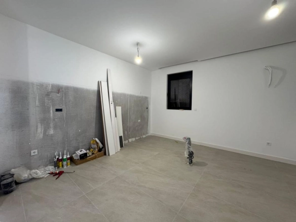 Moderna kuća 196 m² na placu od 400 m² – Polje, Bar