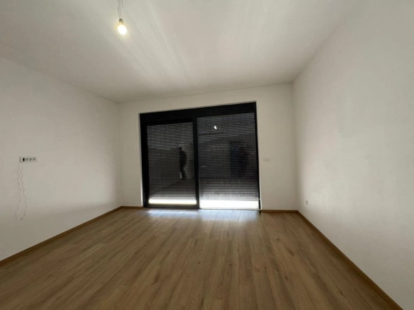 Moderna kuća 196 m² na placu od 400 m² – Polje, Bar