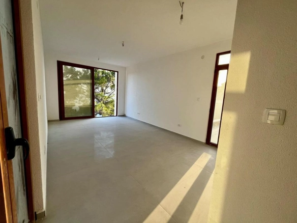 Nova kuća 292 m² sa bazenom i garažom – Zeleni pojas, Bar
