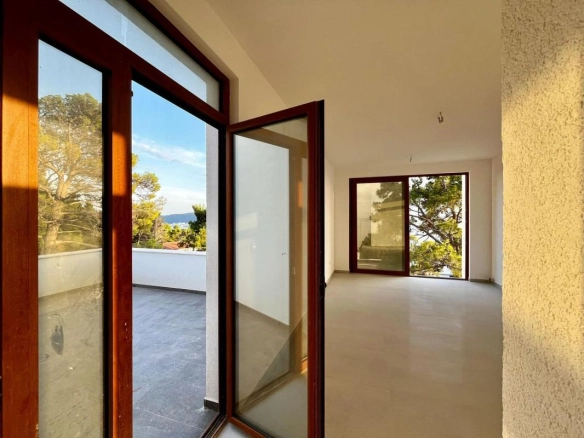 Nova kuća 292 m² sa bazenom i garažom – Zeleni pojas, Bar