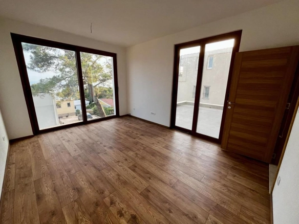 Nova kuća 292 m² sa bazenom i garažom – Zeleni pojas, Bar