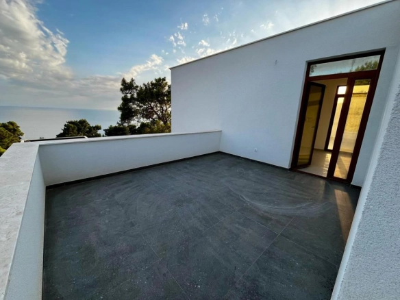 Nova kuća 292 m² sa bazenom i garažom – Zeleni pojas, Bar